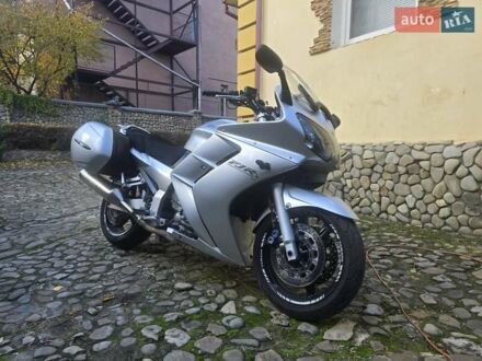 Ямаха FJR 1300 2002 в Черновцах на Automoto.ua Серый Ямаха FJR 1300, объемом двигателя 1.3 л и пробегом 102 тыс. км за 5200 $, фото 1 на Automoto.ua