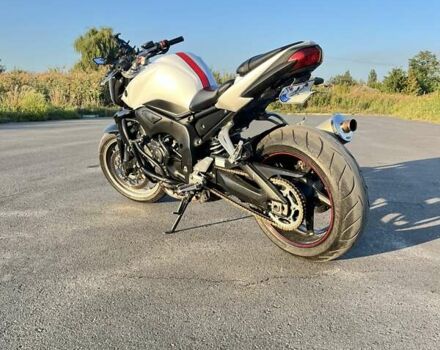 Білий Ямаха FZ-1, об'ємом двигуна 1 л та пробігом 66 тис. км за 6000 $, фото 3 на Automoto.ua