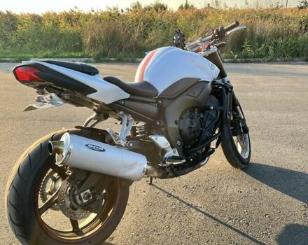 Білий Ямаха FZ-1, об'ємом двигуна 1 л та пробігом 66 тис. км за 6000 $, фото 4 на Automoto.ua