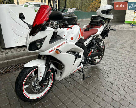 Белый Ямаха FZ-1, объемом двигателя 1 л и пробегом 36 тыс. км за 8500 $, фото 1 на Automoto.ua