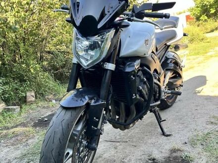 Білий Ямаха FZ-1, об'ємом двигуна 1 л та пробігом 66 тис. км за 6000 $, фото 1 на Automoto.ua