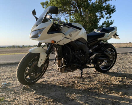 Білий Ямаха FZ1 Fazer, об'ємом двигуна 1 л та пробігом 25 тис. км за 6500 $, фото 3 на Automoto.ua