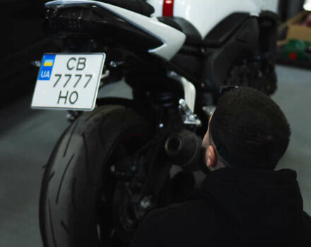 Білий Ямаха FZ1 Fazer, об'ємом двигуна 1 л та пробігом 12 тис. км за 8000 $, фото 15 на Automoto.ua
