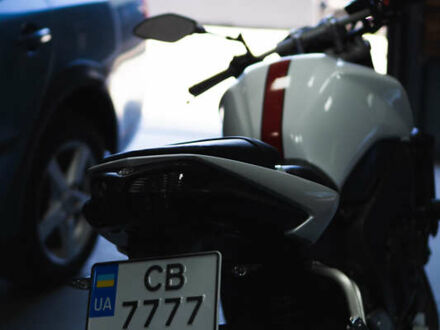 Ямаха FZ1 Fazer 2009 в Чернигове на Automoto.ua Белый Ямаха FZ1 Fazer, объемом двигателя 1 л и пробегом 12 тыс. км за 8000 $, фото 1 на Automoto.ua