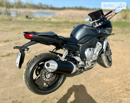 Черный Ямаха FZ1 Fazer, объемом двигателя 1 л и пробегом 40 тыс. км за 6600 $, фото 5 на Automoto.ua