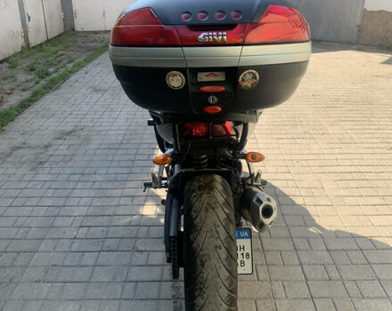 Серый Ямаха FZ1 Fazer, объемом двигателя 1 л и пробегом 50 тыс. км за 7500 $, фото 1 на Automoto.ua