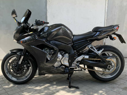 Серый Ямаха FZ1 Fazer, объемом двигателя 1 л и пробегом 60 тыс. км за 7000 $, фото 1 на Automoto.ua