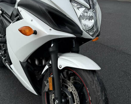 Белый Ямаха FZ6, объемом двигателя 0.6 л и пробегом 26 тыс. км за 6400 $, фото 7 на Automoto.ua