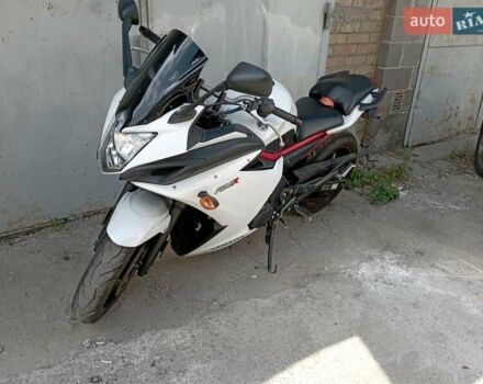 Белый Ямаха FZ6, объемом двигателя 0.6 л и пробегом 30 тыс. км за 5700 $, фото 7 на Automoto.ua
