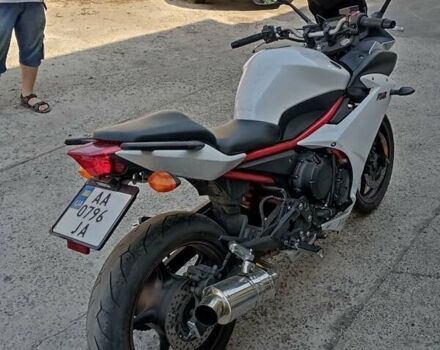 Белый Ямаха FZ6, объемом двигателя 0.6 л и пробегом 30 тыс. км за 5700 $, фото 9 на Automoto.ua