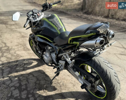 Черный Ямаха FZ6, объемом двигателя 0.6 л и пробегом 10 тыс. км за 5700 $, фото 4 на Automoto.ua