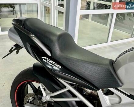 Ямаха FZ6, объемом двигателя 0.6 л и пробегом 40 тыс. км за 4699 $, фото 8 на Automoto.ua