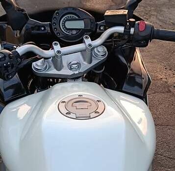 Серый Ямаха FZ6, объемом двигателя 0 л и пробегом 34 тыс. км за 4200 $, фото 4 на Automoto.ua