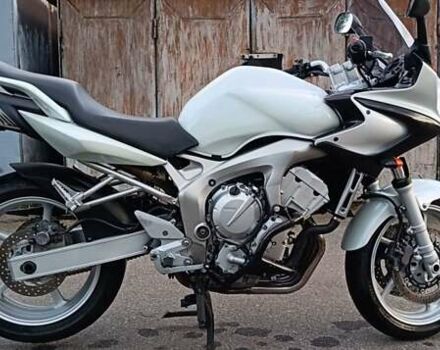 Серый Ямаха FZ6, объемом двигателя 0.6 л и пробегом 37 тыс. км за 4000 $, фото 1 на Automoto.ua