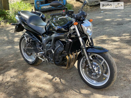 Черный Ямаха FZ6 Fazer, объемом двигателя 0.6 л и пробегом 33 тыс. км за 5500 $, фото 1 на Automoto.ua