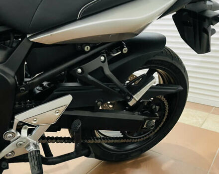 Серый Ямаха FZ6 Fazer, объемом двигателя 0.6 л и пробегом 51 тыс. км за 6300 $, фото 19 на Automoto.ua