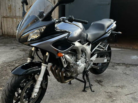 Ямаха FZ6 Fazer 2005 у Черкасах на Automoto.ua Сірий Ямаха FZ6 Fazer, об'ємом двигуна 0.6 л та пробігом 29 тис. км за 5400 $, фото 1 на Automoto.ua