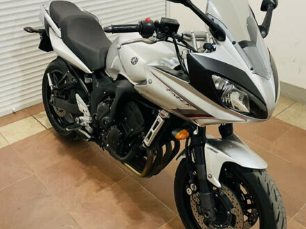 Серый Ямаха FZ6 Fazer, объемом двигателя 0.6 л и пробегом 16 тыс. км за 5900 $, фото 1 на Automoto.ua