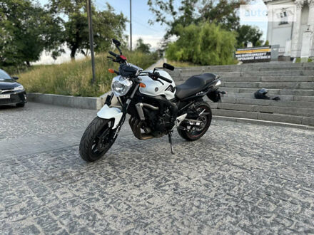 Белый Ямаха FZ6 N, объемом двигателя 0.6 л и пробегом 42 тыс. км за 5000 $, фото 1 на Automoto.ua