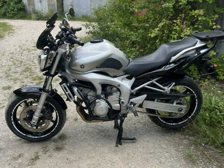Ямаха FZ6 N 2003 в Тернополе на Automoto.ua Серый Ямаха FZ6 N, объемом двигателя 0.6 л и пробегом 46 тыс. км за 4350 $, фото 1 на Automoto.ua