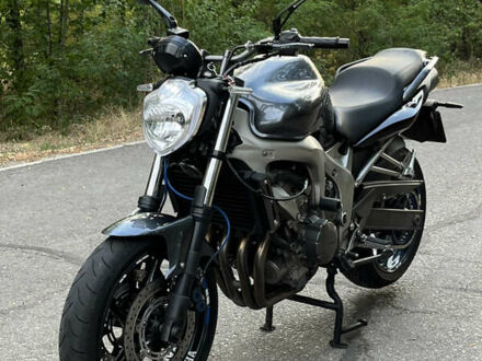 Ямаха FZ6 N 2003 в Запорожье на Automoto.ua Серый Ямаха FZ6 N, объемом двигателя 0.6 л и пробегом 38 тыс. км за 4500 $, фото 1 на Automoto.ua