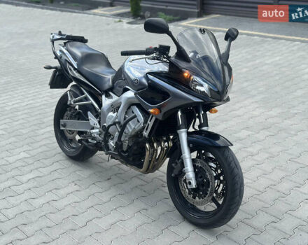Серый Ямаха FZ6 S, объемом двигателя 0.6 л и пробегом 57 тыс. км за 4950 $, фото 2 на Automoto.ua
