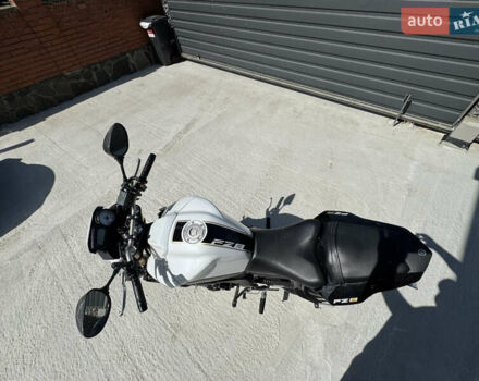 Білий Ямаха FZ8, об'ємом двигуна 0.78 л та пробігом 34 тис. км за 7999 $, фото 7 на Automoto.ua