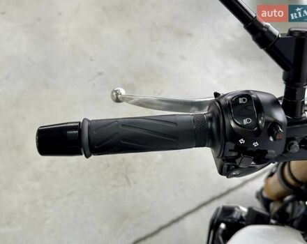 Ямаха FZ8, объемом двигателя 0.8 л и пробегом 25 тыс. км за 6999 $, фото 16 на Automoto.ua