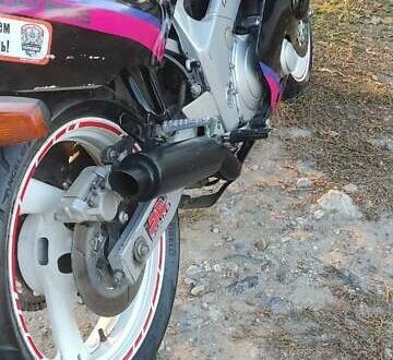 Ямаха FZR 600R 1991 в Корсунь-Шевченковском на Automoto.ua Черный Ямаха FZR 600R, объемом двигателя 0.6 л и пробегом 75 тыс. км за 2700 $, фото 1 на Automoto.ua