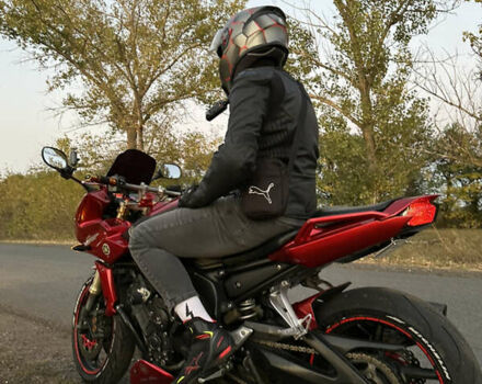 Красный Ямаха FZS 1000 Fazer, объемом двигателя 1 л и пробегом 80 тыс. км за 8500 $, фото 7 на Automoto.ua