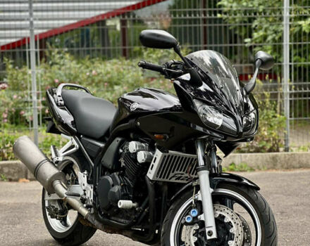 Черный Ямаха FZS 600 Fazer, объемом двигателя 0.6 л и пробегом 28 тыс. км за 3300 $, фото 1 на Automoto.ua
