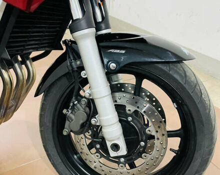 Красный Ямаха FZS 600 Fazer, объемом двигателя 0.6 л и пробегом 9 тыс. км за 6200 $, фото 1 на Automoto.ua