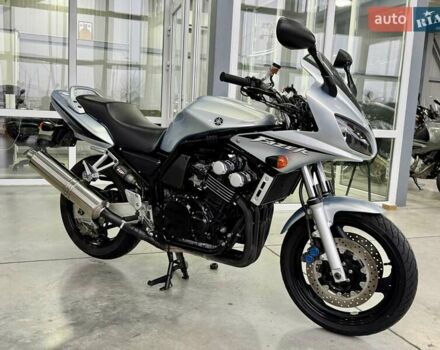 Ямаха FZS 600 Fazer, объемом двигателя 0.6 л и пробегом 22 тыс. км за 3999 $, фото 1 на Automoto.ua