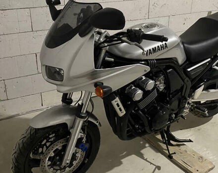 Серый Ямаха FZS 600 Fazer, объемом двигателя 0.6 л и пробегом 11 тыс. км за 3850 $, фото 3 на Automoto.ua