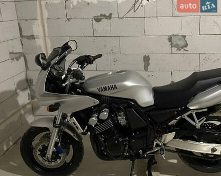 Серый Ямаха FZS 600 Fazer, объемом двигателя 0.6 л и пробегом 11 тыс. км за 3850 $, фото 1 на Automoto.ua