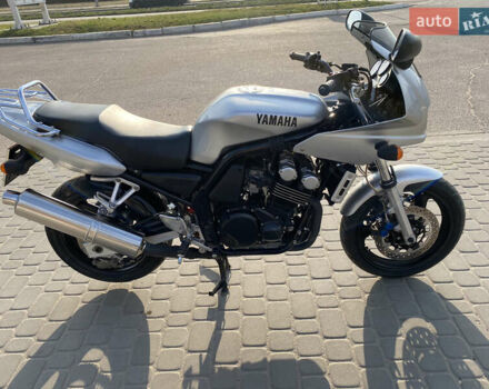 Серый Ямаха FZS 600 Fazer, объемом двигателя 0.6 л и пробегом 11 тыс. км за 3850 $, фото 6 на Automoto.ua