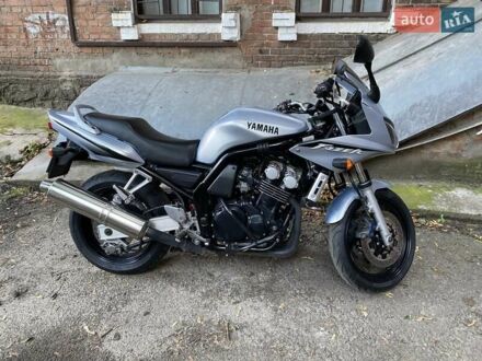 Ямаха FZS 600 Fazer 2002 у Харкові на Automoto.ua Сірий Ямаха FZS 600 Fazer, об'ємом двигуна 0.6 л та пробігом 56 тис. км за 5800 $, фото 1 на Automoto.ua