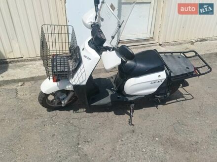 Ямаха Gear 4T 2007 в Одессе на Automoto.ua Белый Ямаха Gear 4T, объемом двигателя 0.05 л и пробегом 14 тыс. км за 1000 $, фото 1 на Automoto.ua