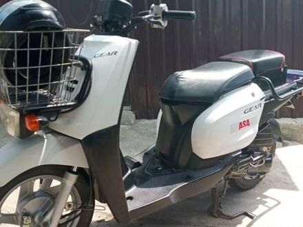 Ямаха Gear 4T 2009 в Подольск (Котовск) на Automoto.ua Белый Ямаха Gear 4T, объемом двигателя 0.49 л и пробегом 28 тыс. км за 800 $, фото 1 на Automoto.ua