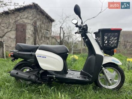 Ямаха Gear 4T 2015 в Одессе на Automoto.ua Белый Ямаха Gear 4T, объемом двигателя 0 л и пробегом 49 тыс. км за 580 $, фото 1 на Automoto.ua