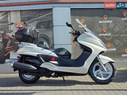 Белый Ямаха Grand Majesty 250 SG15J, объемом двигателя 0 л и пробегом 23 тыс. км за 1999 $, фото 1 на Automoto.ua