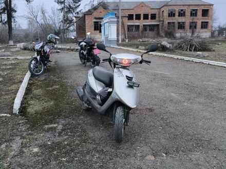 Ямаха Jog SA36J 2014 у Тульчине на Automoto.ua Сірий Ямаха Jog SA36J, об'ємом двигуна 0 л та пробігом 27 тис. км за 587 $, фото 1 на Automoto.ua