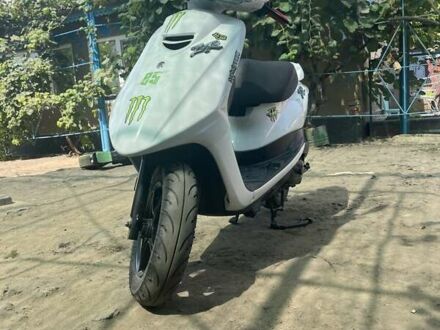 Ямаха Jog SA 39 ZR 2015 в Николаевке на Automoto.ua Белый Ямаха Jog SA 39 ZR, объемом двигателя 0 л и пробегом 12 тыс. км за 700 $, фото 1 на Automoto.ua