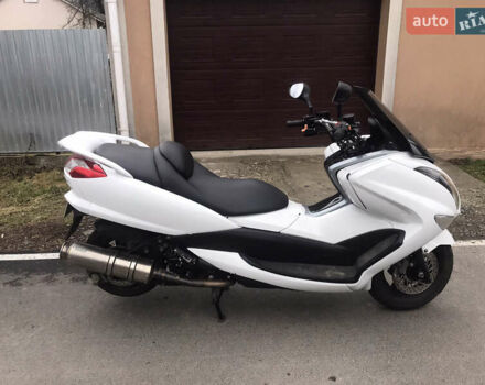 Білий Ямаха Majesty 250, об'ємом двигуна 0.25 л та пробігом 37 тис. км за 2800 $, фото 2 на Automoto.ua