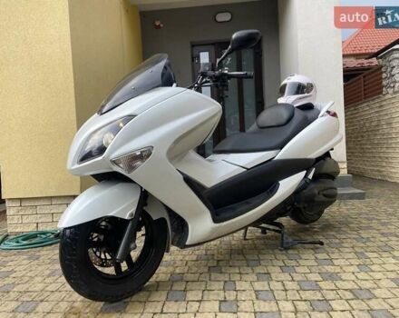 Белый Ямаха Majesty 250, объемом двигателя 0.25 л и пробегом 31 тыс. км за 2500 $, фото 1 на Automoto.ua