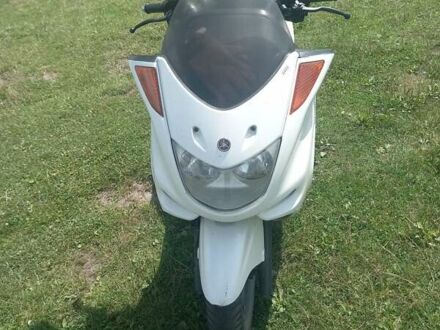 Ямаха Majesty 250 2002 в Сумах на Automoto.ua Белый Ямаха Majesty 250, объемом двигателя 0 л и пробегом 40 тыс. км за 1750 $, фото 1 на Automoto.ua