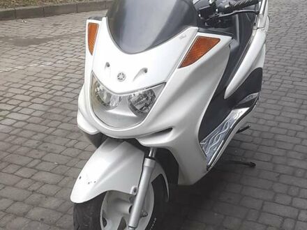 Ямаха Majesty 250 2004 в Сторожинце на Automoto.ua Белый Ямаха Majesty 250, объемом двигателя 0.25 л и пробегом 46 тыс. км за 1600 $, фото 1 на Automoto.ua