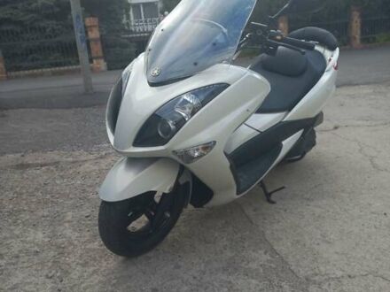 Ямаха Majesty 250 2007 в Ладыжин на Automoto.ua Белый Ямаха Majesty 250, объемом двигателя 0.25 л и пробегом 42 тыс. км за 1999 $, фото 1 на Automoto.ua
