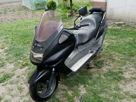Ямаха Majesty 250 2014 у Тячеве на Automoto.ua Чорний Ямаха Majesty 250, об'ємом двигуна 0.25 л та пробігом 37 тис. км за 1109 $, фото 1 на Automoto.ua
