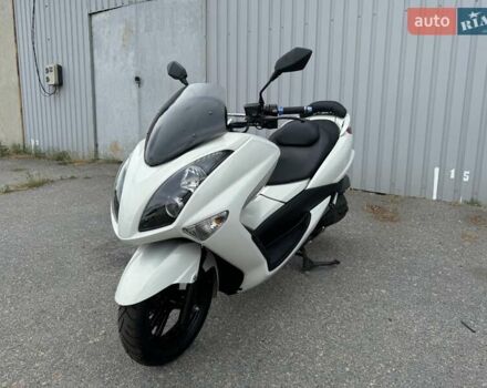 Ямаха Majesty 250, объемом двигателя 0 л и пробегом 32 тыс. км за 2500 $, фото 4 на Automoto.ua